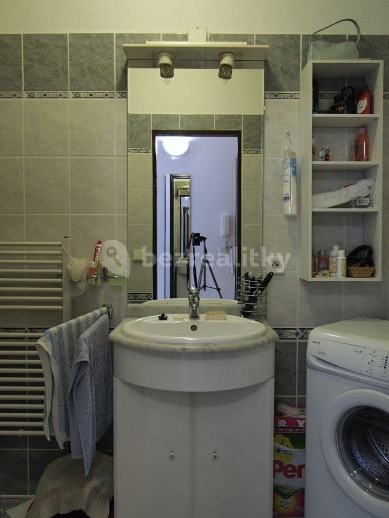 Prenájom bytu 1-izbový 30 m², Bednářova, Brno, Jihomoravský kraj Prenájom bytu 1-izbový 30 m², Bednářova, Brno, Jihomoravský kraj