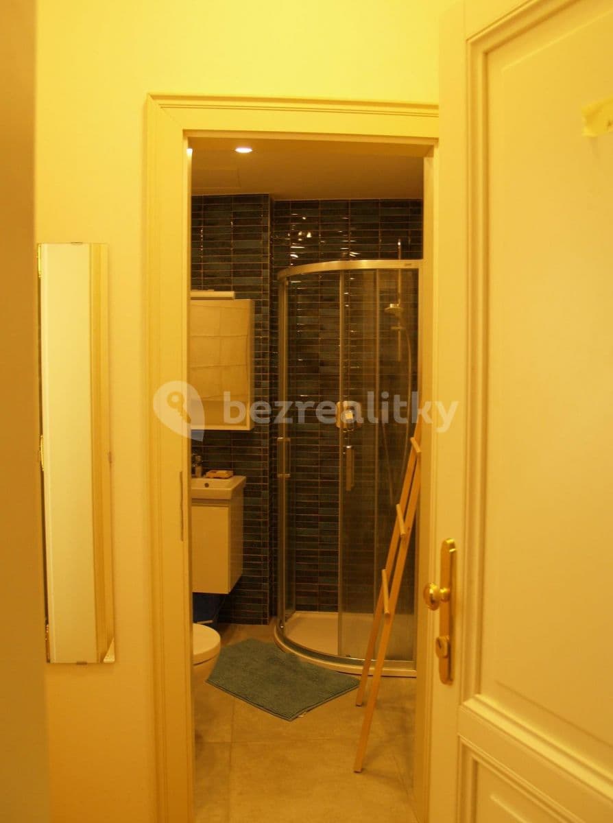 Prenájom bytu 1-izbový 22 m², Černomořská, Praha, Praha Prenájom bytu 1-izbový 22 m², Černomořská, Praha, Praha