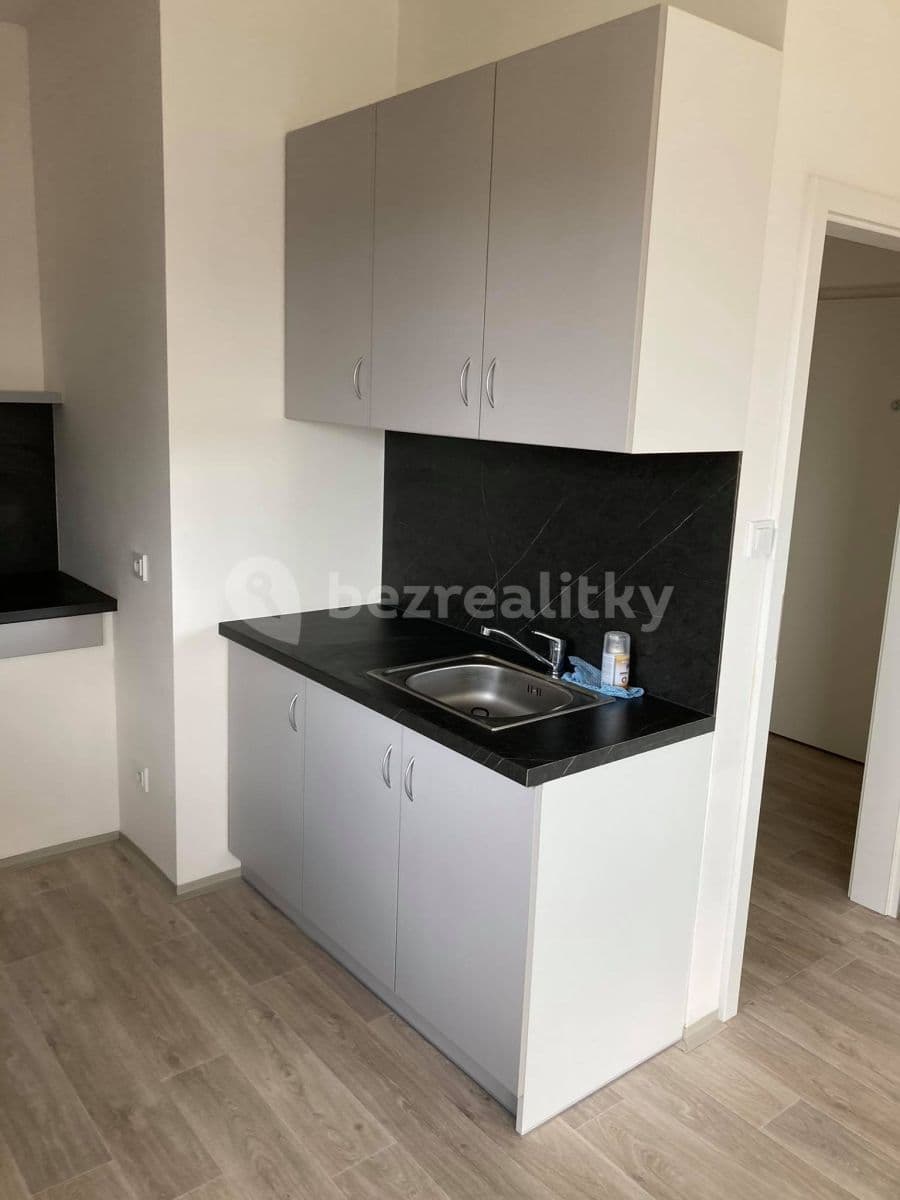 Prenájom bytu 1-izbový 39 m², Karáskovo náměstí, Brno, Jihomoravský kraj Prenájom bytu 1-izbový 39 m², Karáskovo náměstí, Brno, Jihomoravský kraj