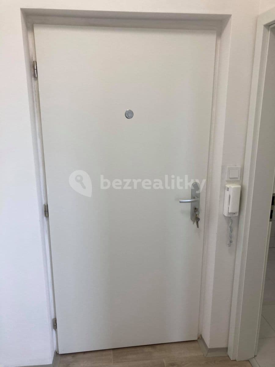 Prenájom bytu 1-izbový 39 m², Karáskovo náměstí, Brno, Jihomoravský kraj Prenájom bytu 1-izbový 39 m², Karáskovo náměstí, Brno, Jihomoravský kraj