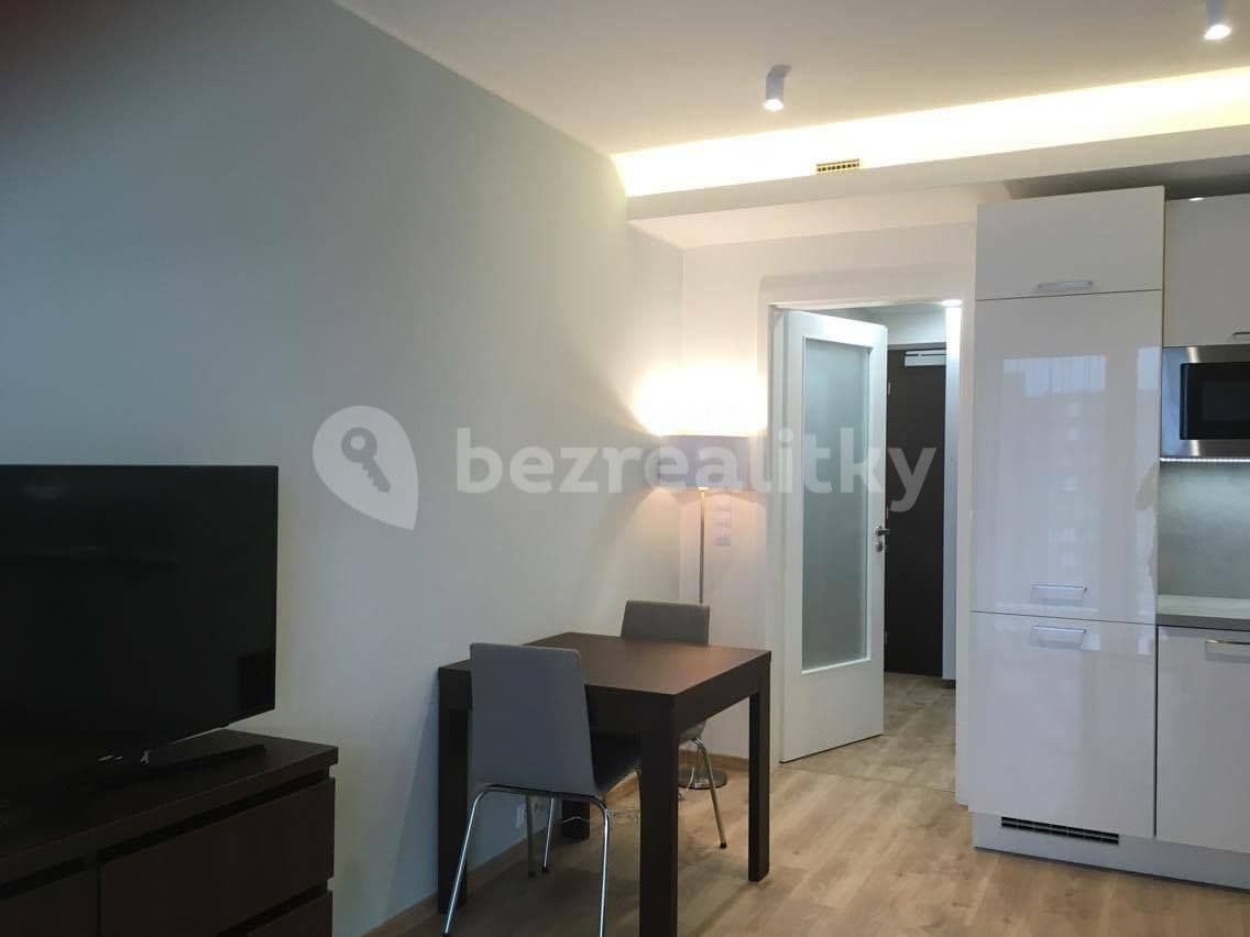 Prenájom bytu 1-izbový 26 m², Útulný 1kk byt s terasou, Praha, Praha Prenájom bytu 1-izbový 26 m², Útulný 1kk byt s terasou, Praha, Praha