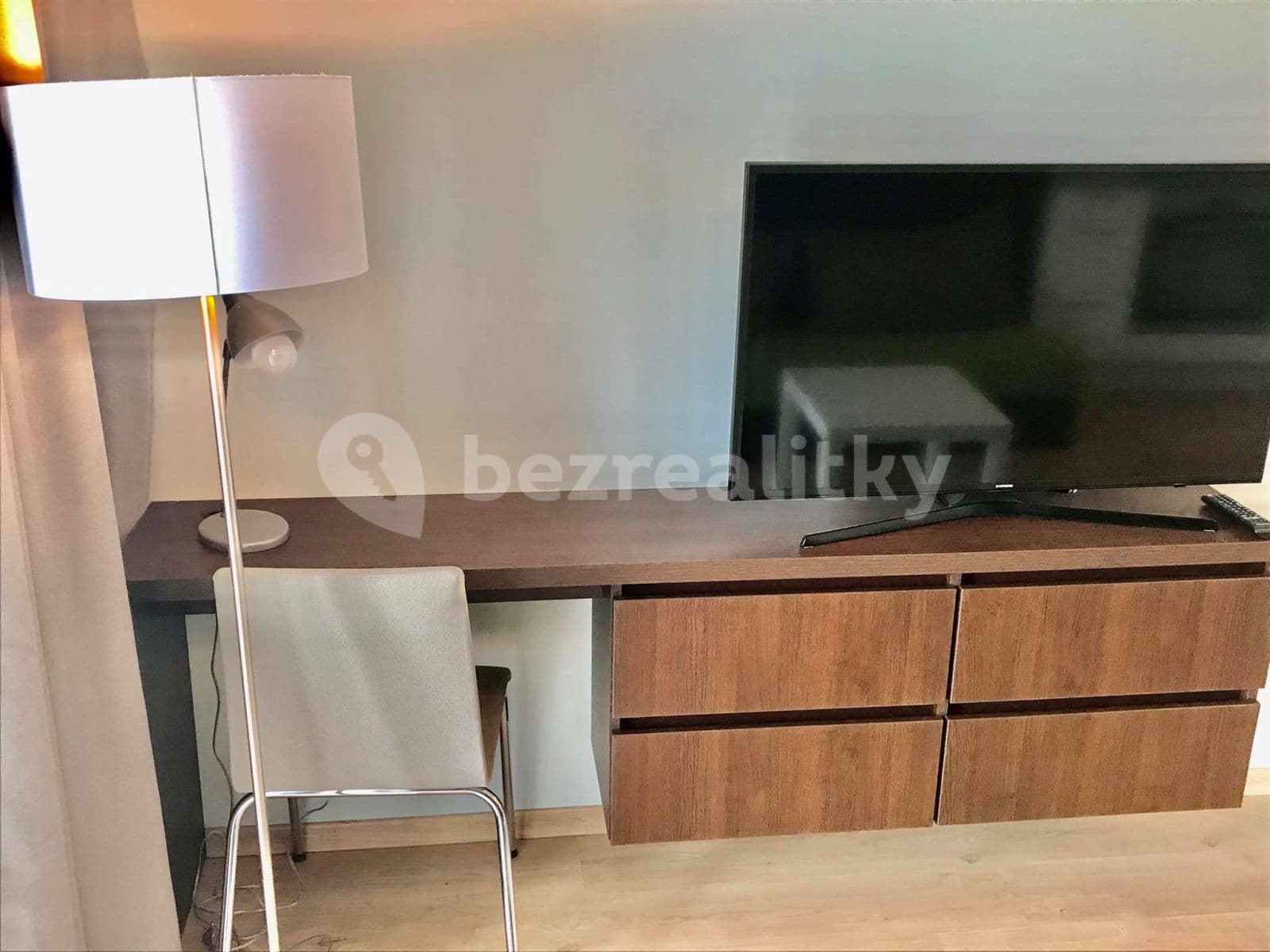 Prenájom bytu 1-izbový 26 m², Útulný 1kk byt s terasou, Praha, Praha Prenájom bytu 1-izbový 26 m², Útulný 1kk byt s terasou, Praha, Praha