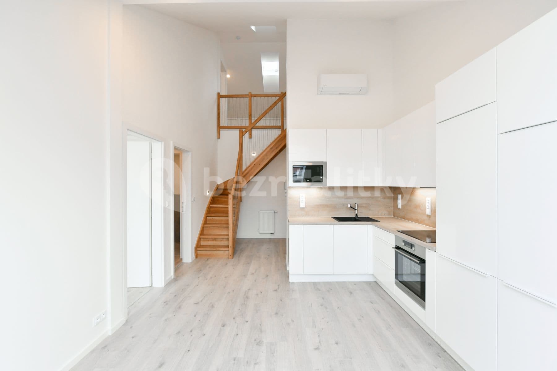 Prenájom bytu 3-izbový 89 m², Kubelíkova, Praha, Praha Prenájom bytu 3-izbový 89 m², Kubelíkova, Praha, Praha