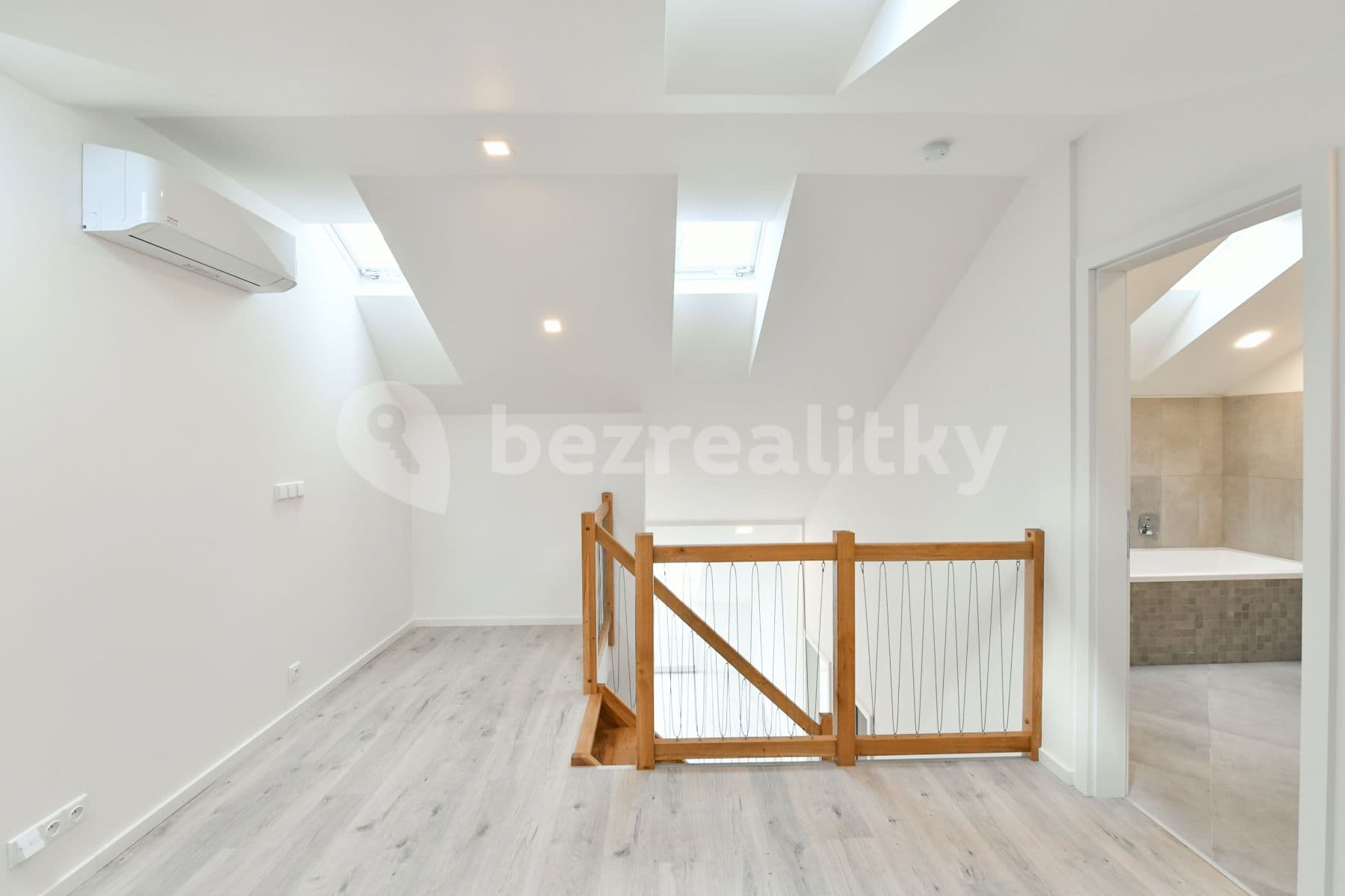 Prenájom bytu 3-izbový 89 m², Kubelíkova, Praha, Praha Prenájom bytu 3-izbový 89 m², Kubelíkova, Praha, Praha