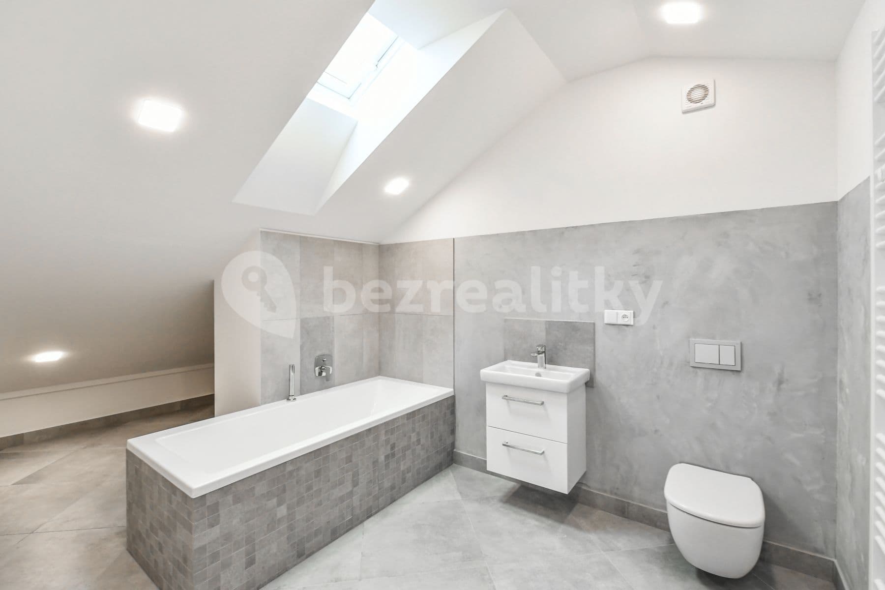 Prenájom bytu 3-izbový 89 m², Kubelíkova, Praha, Praha Prenájom bytu 3-izbový 89 m², Kubelíkova, Praha, Praha