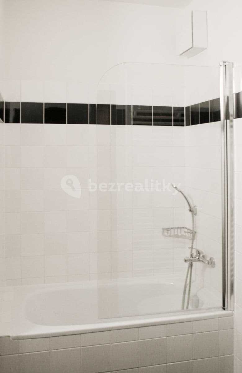 Prenájom bytu 1-izbový 20 m², Křížová, Praha, Praha Prenájom bytu 1-izbový 20 m², Křížová, Praha, Praha