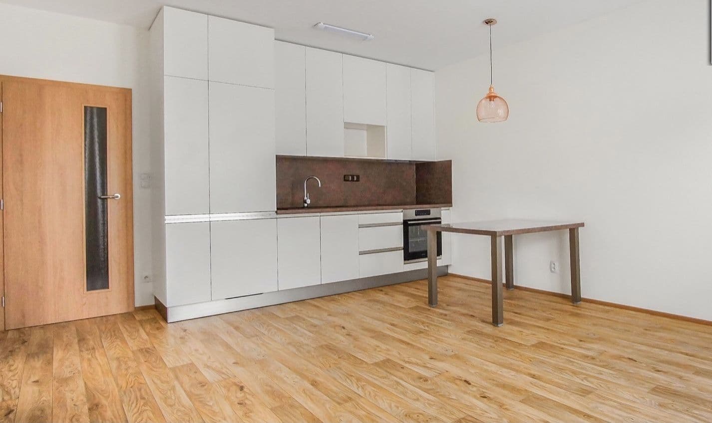 Prenájom bytu 2-izbový 83 m², Novodvorská, Brno, Jihomoravský kraj Prenájom bytu 2-izbový 83 m², Novodvorská, Brno, Jihomoravský kraj