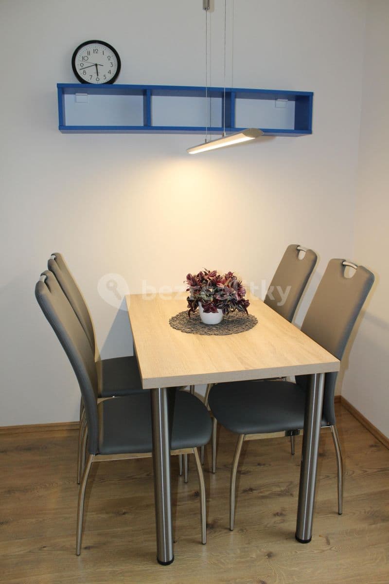 Prenájom bytu 1-izbový 43 m², Jetelová, Plzeň, Plzeňský kraj Prenájom bytu 1-izbový 43 m², Jetelová, Plzeň, Plzeňský kraj