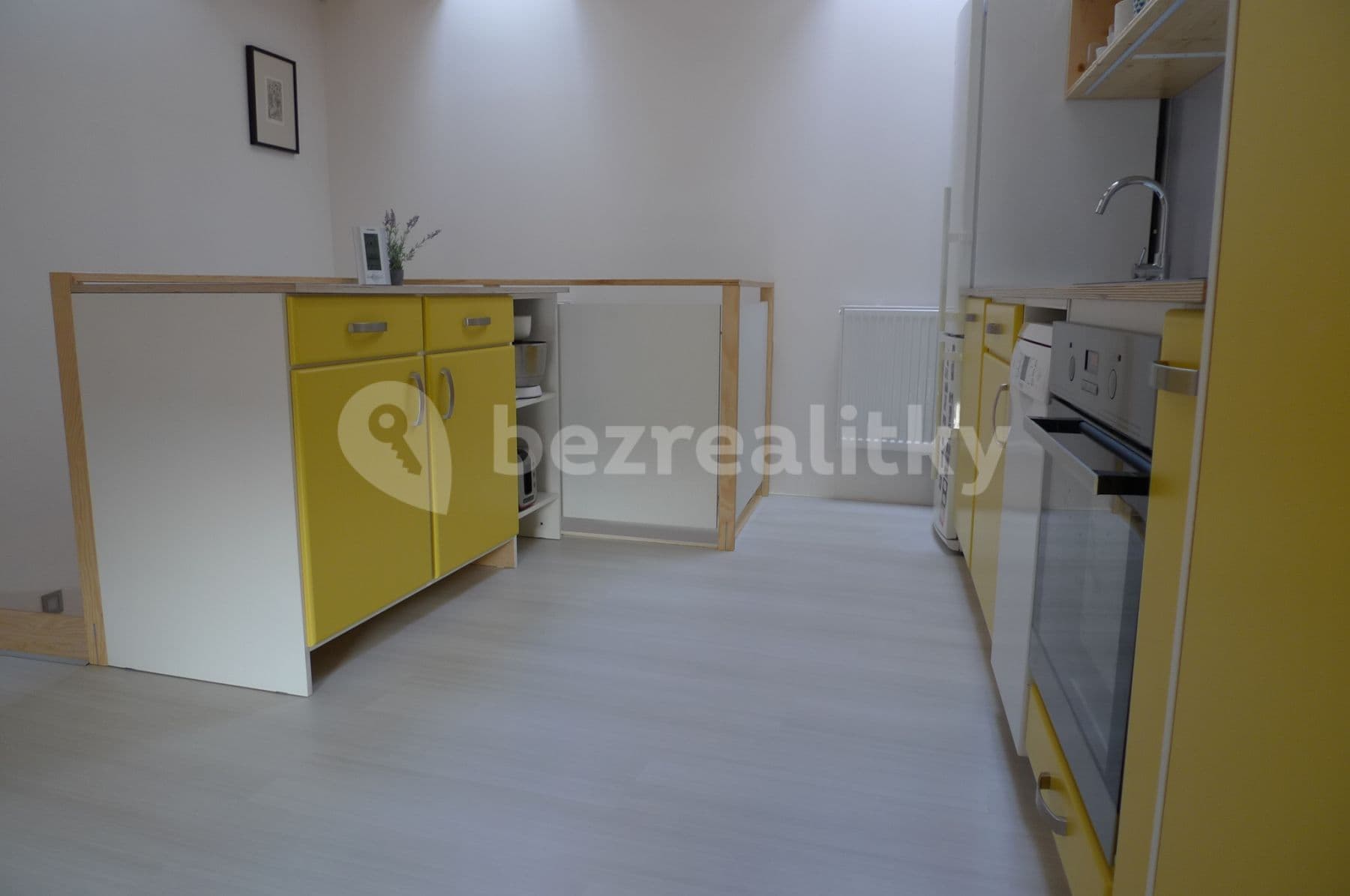 Prenájom bytu 1-izbový 50 m², Jar. Staši, Zlín, Zlínský kraj Prenájom bytu 1-izbový 50 m², Jar. Staši, Zlín, Zlínský kraj