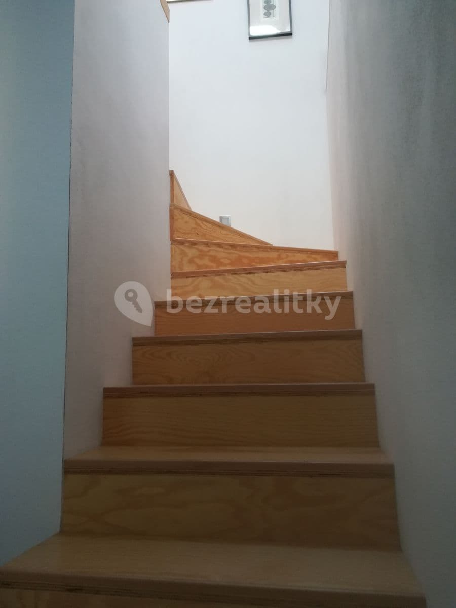 Prenájom bytu 1-izbový 50 m², Jar. Staši, Zlín, Zlínský kraj Prenájom bytu 1-izbový 50 m², Jar. Staši, Zlín, Zlínský kraj