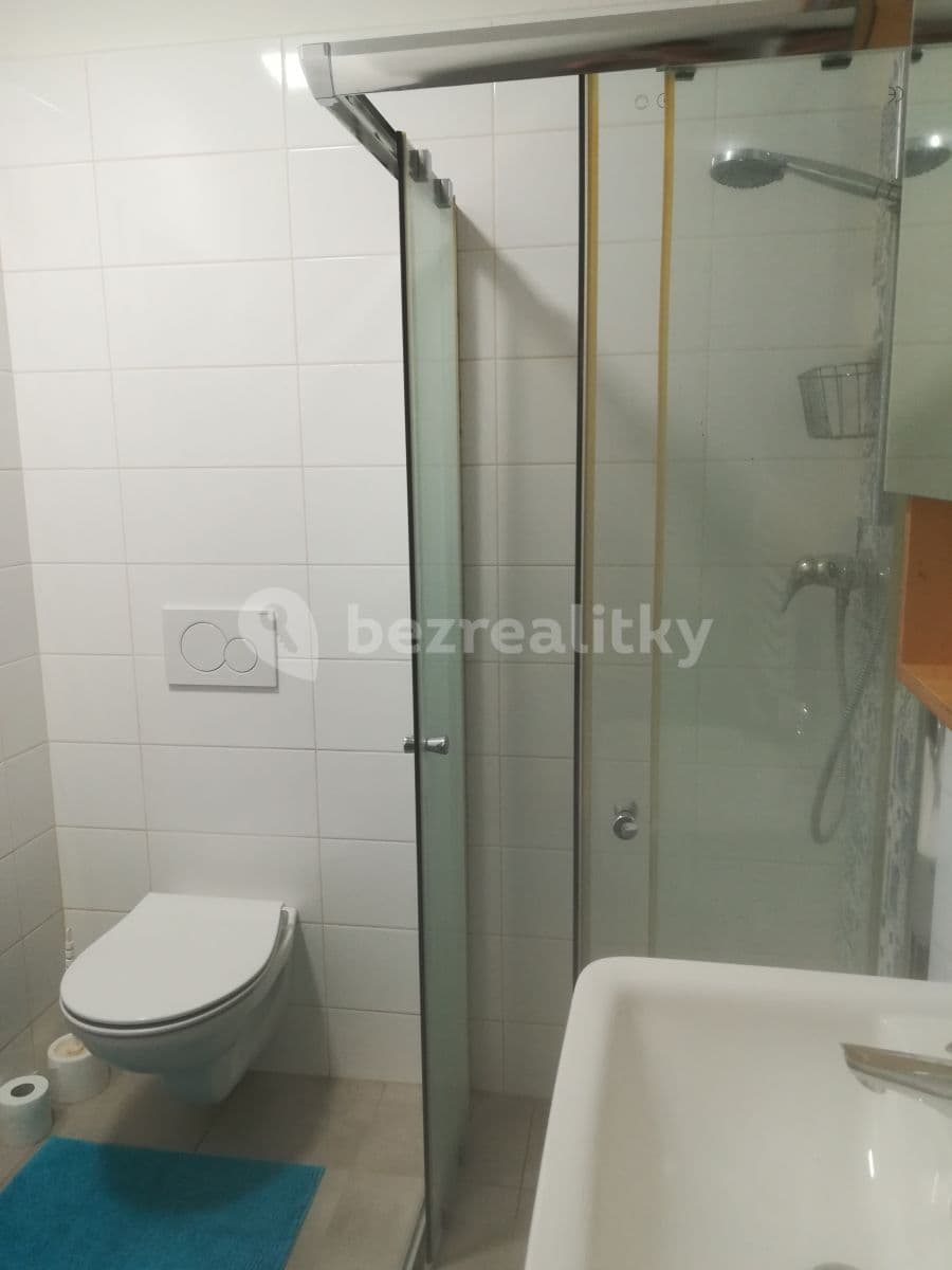 Prenájom bytu 1-izbový 50 m², Jar. Staši, Zlín, Zlínský kraj Prenájom bytu 1-izbový 50 m², Jar. Staši, Zlín, Zlínský kraj