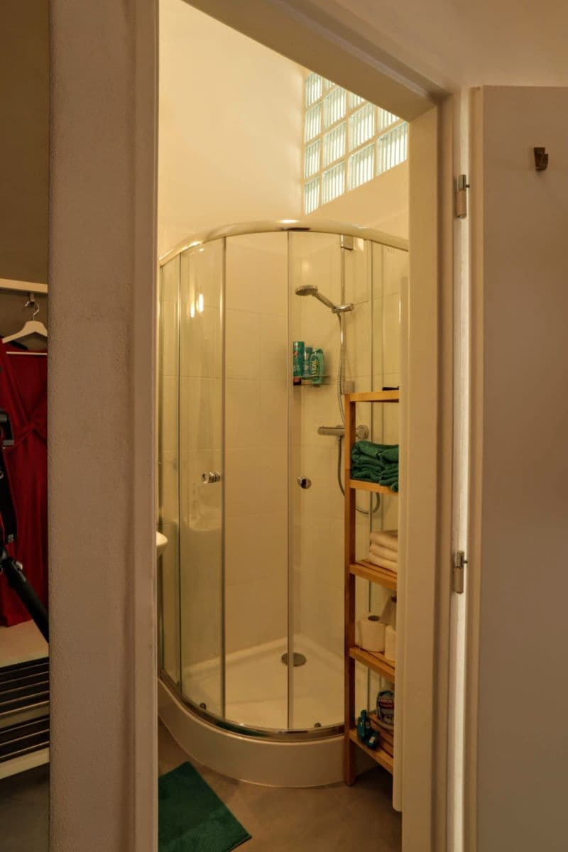 Prenájom bytu 1-izbový 42 m², Grafická, Praha, Praha Prenájom bytu 1-izbový 42 m², Grafická, Praha, Praha