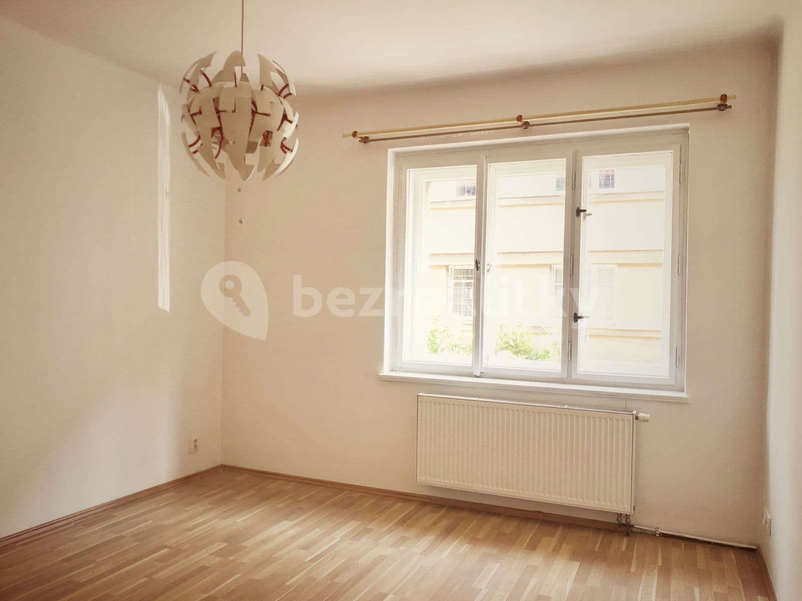 Prenájom bytu 1-izbový 27 m², Prostřední, Praha, Praha Prenájom bytu 1-izbový 27 m², Prostřední, Praha, Praha