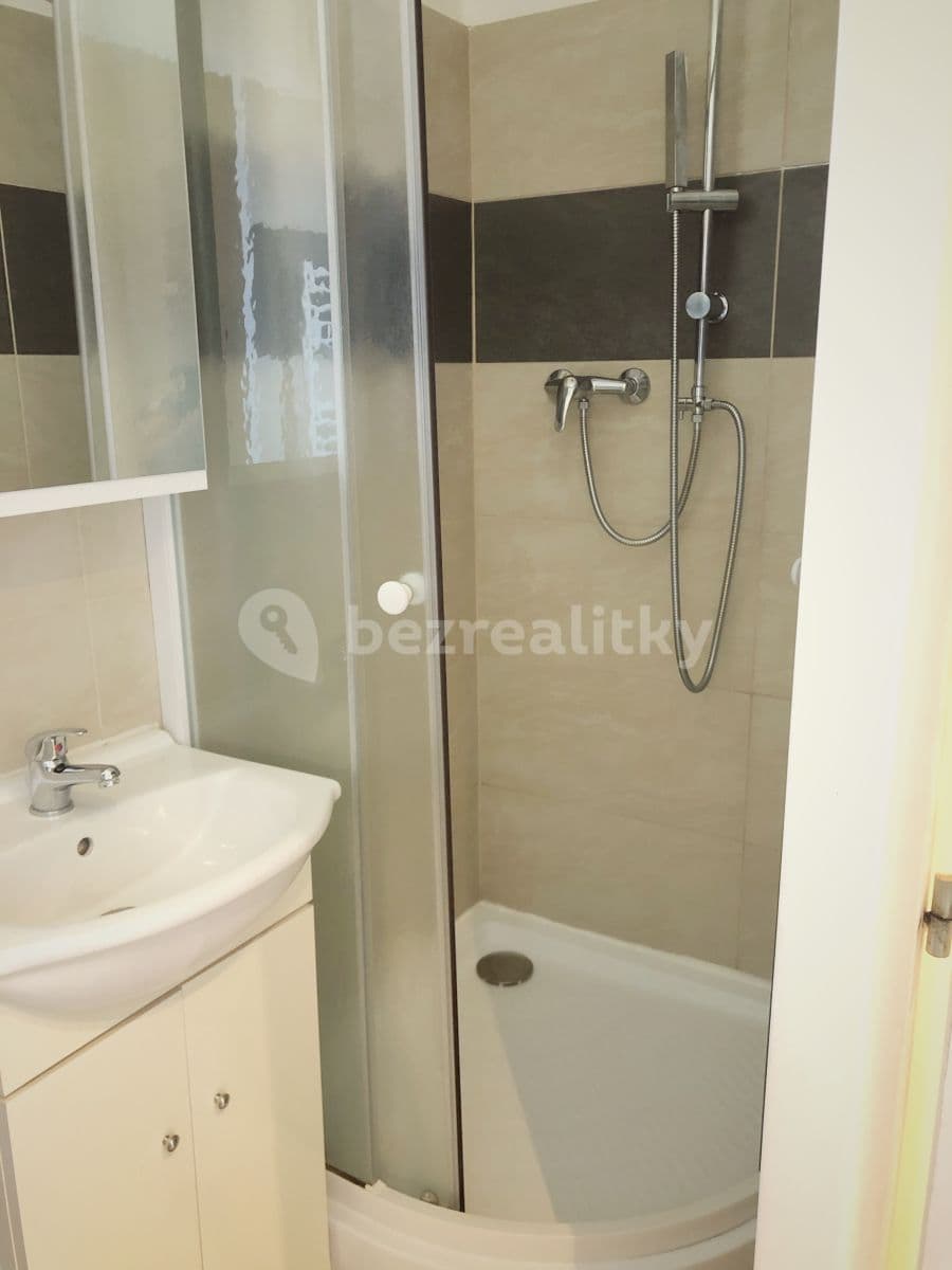 Prenájom bytu 1-izbový 27 m², Prostřední, Praha, Praha Prenájom bytu 1-izbový 27 m², Prostřední, Praha, Praha