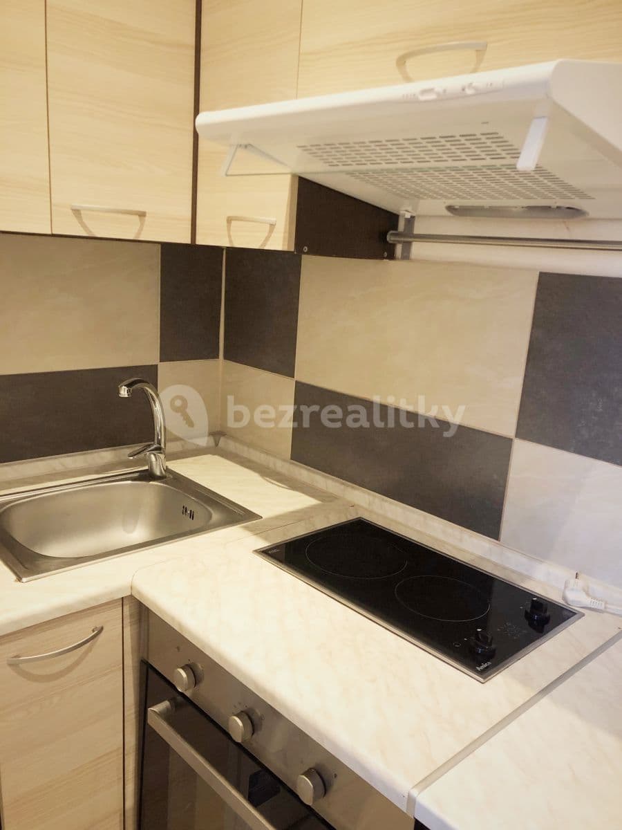 Prenájom bytu 1-izbový 27 m², Prostřední, Praha, Praha Prenájom bytu 1-izbový 27 m², Prostřední, Praha, Praha