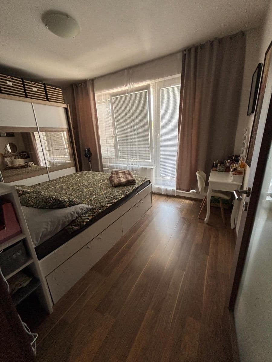 Prenájom bytu 2-izbový 48 m², Mantovská, Praha, Praha Prenájom bytu 2-izbový 48 m², Mantovská, Praha, Praha