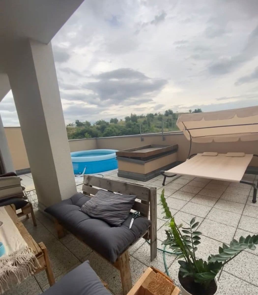 Prenájom bytu 2-izbový 48 m², Mantovská, Praha, Praha Prenájom bytu 2-izbový 48 m², Mantovská, Praha, Praha