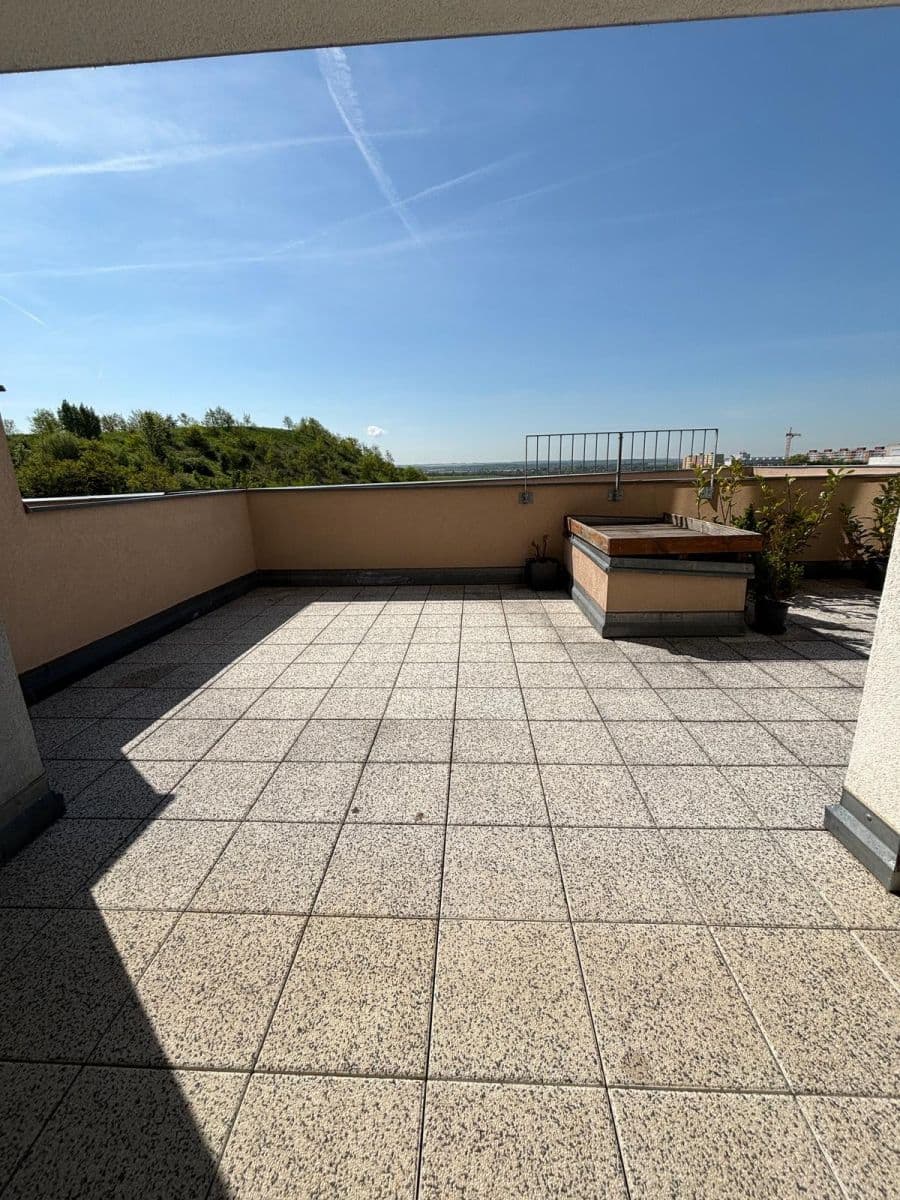 Prenájom bytu 2-izbový 48 m², Mantovská, Praha, Praha Prenájom bytu 2-izbový 48 m², Mantovská, Praha, Praha