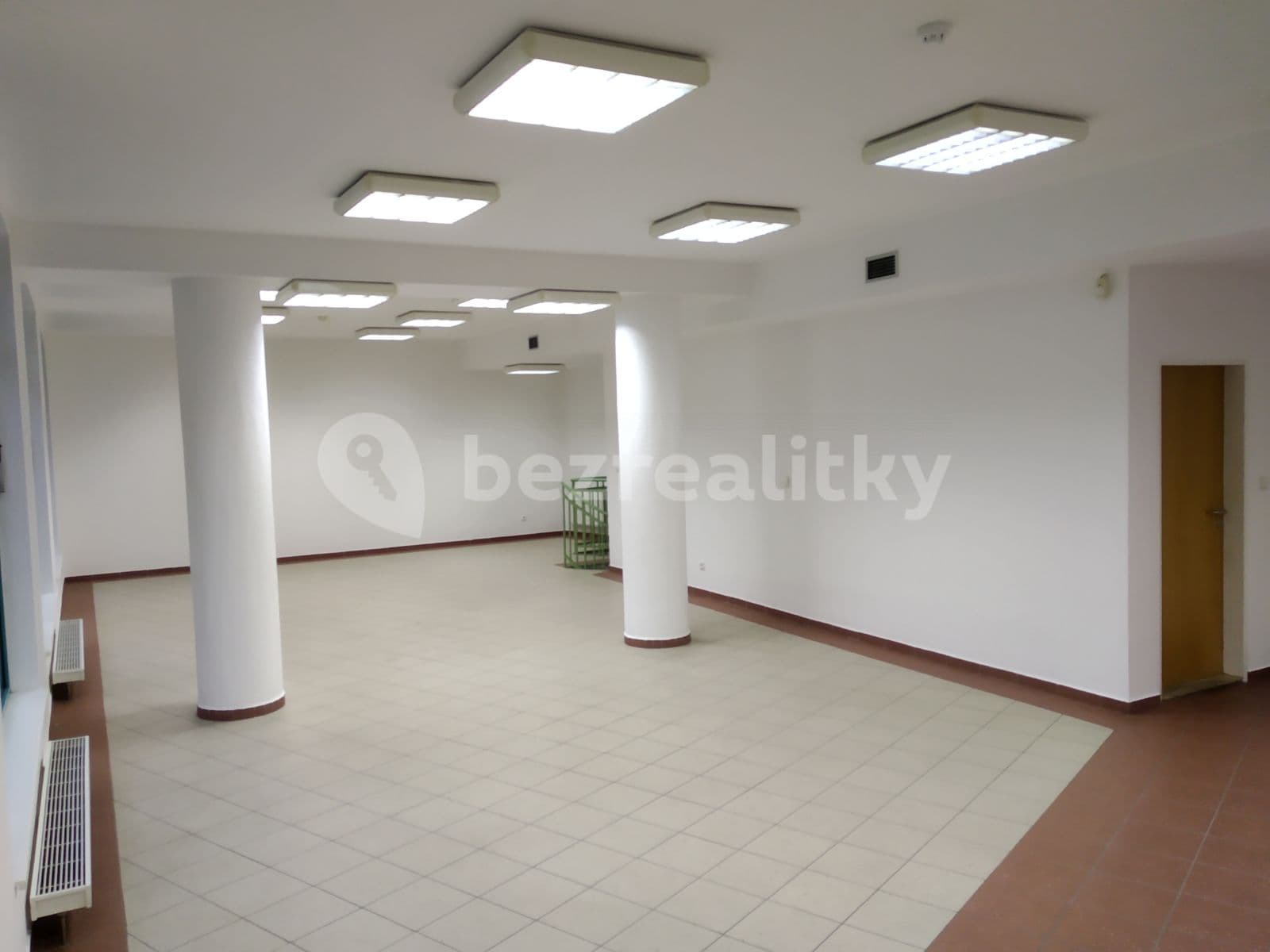 Prenájom nebytového priestoru 154 m², Bratří Dohalských, Praha, Praha Prenájom nebytového priestoru 154 m², Bratří Dohalských, Praha, Praha