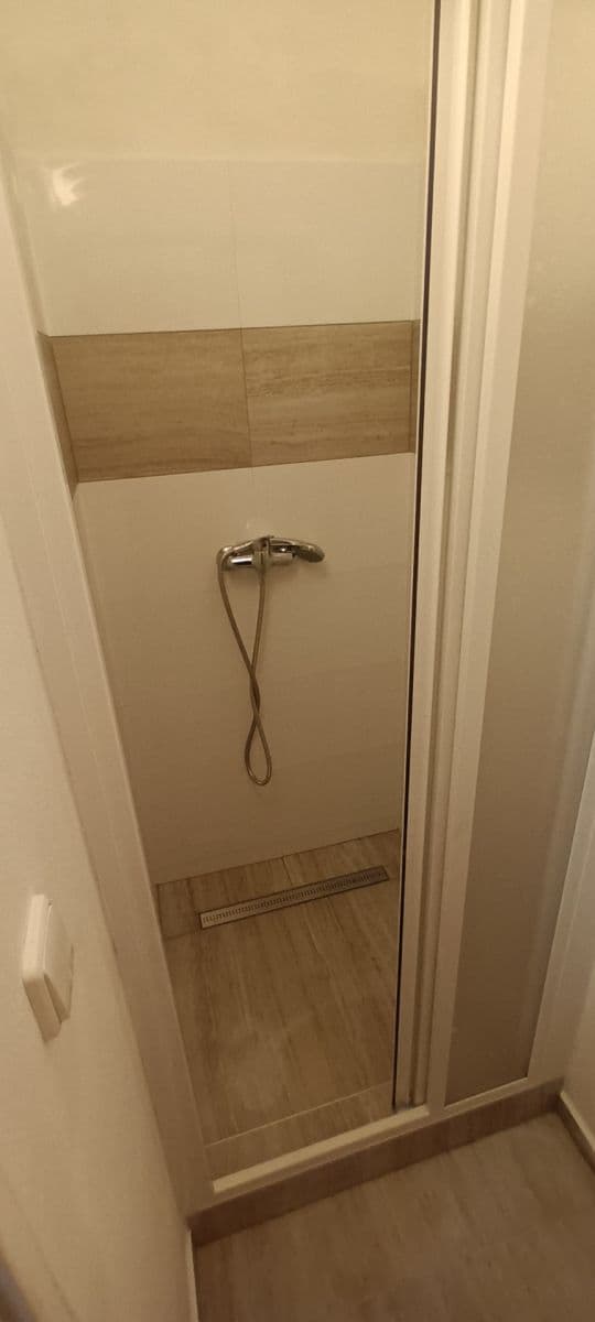 Prenájom nebytového priestoru 154 m², Bratří Dohalských, Praha, Praha Prenájom nebytového priestoru 154 m², Bratří Dohalských, Praha, Praha