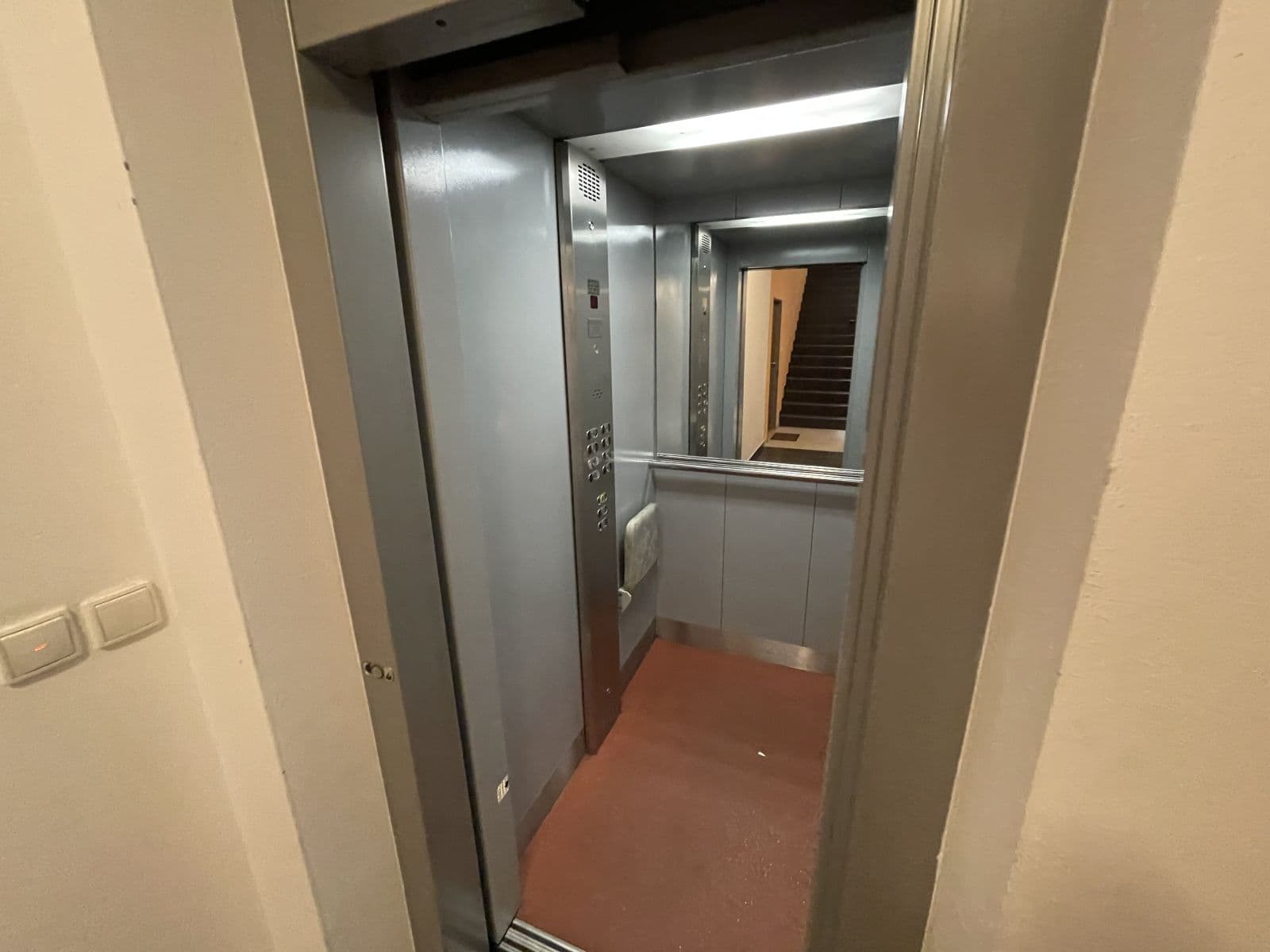 Prenájom bytu 1-izbový 55 m², Na Kopečku, Praha, Praha Prenájom bytu 1-izbový 55 m², Na Kopečku, Praha, Praha