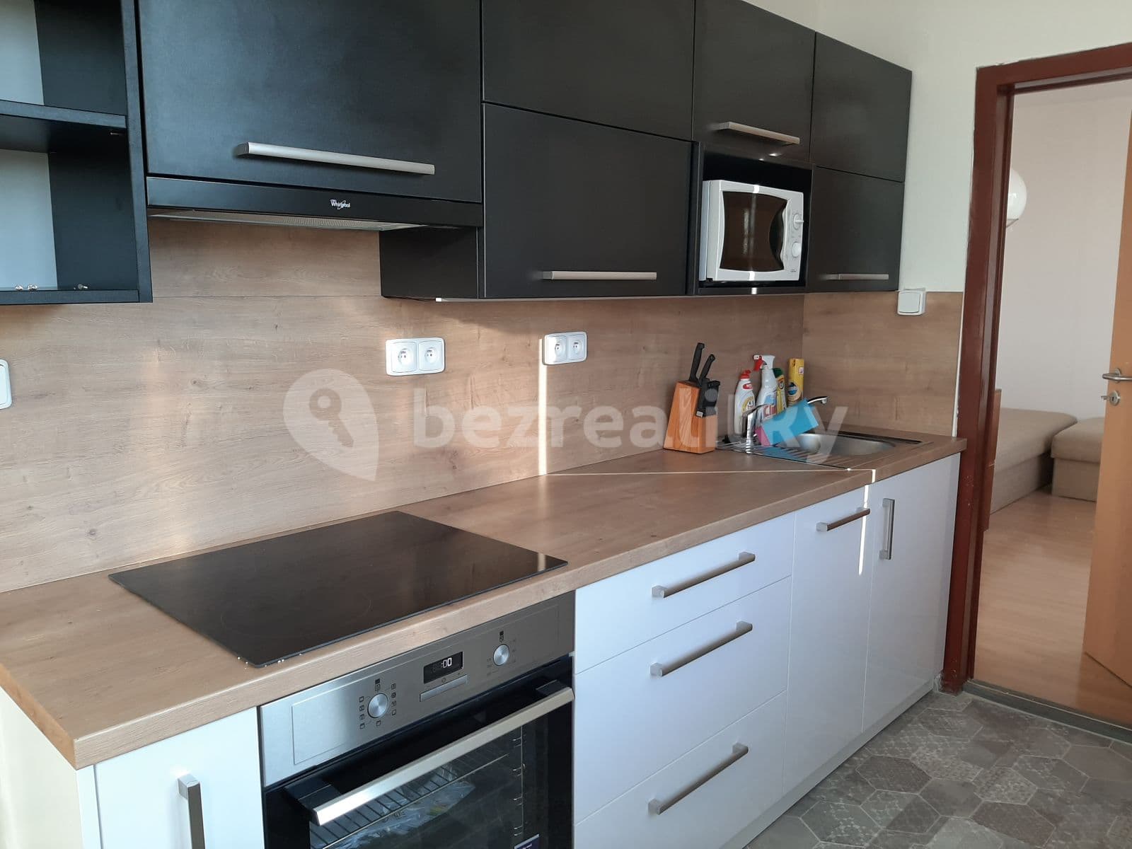 Prenájom bytu 2-izbový 56 m², Černá cesta, Olomouc, Olomoucký kraj Prenájom bytu 2-izbový 56 m², Černá cesta, Olomouc, Olomoucký kraj