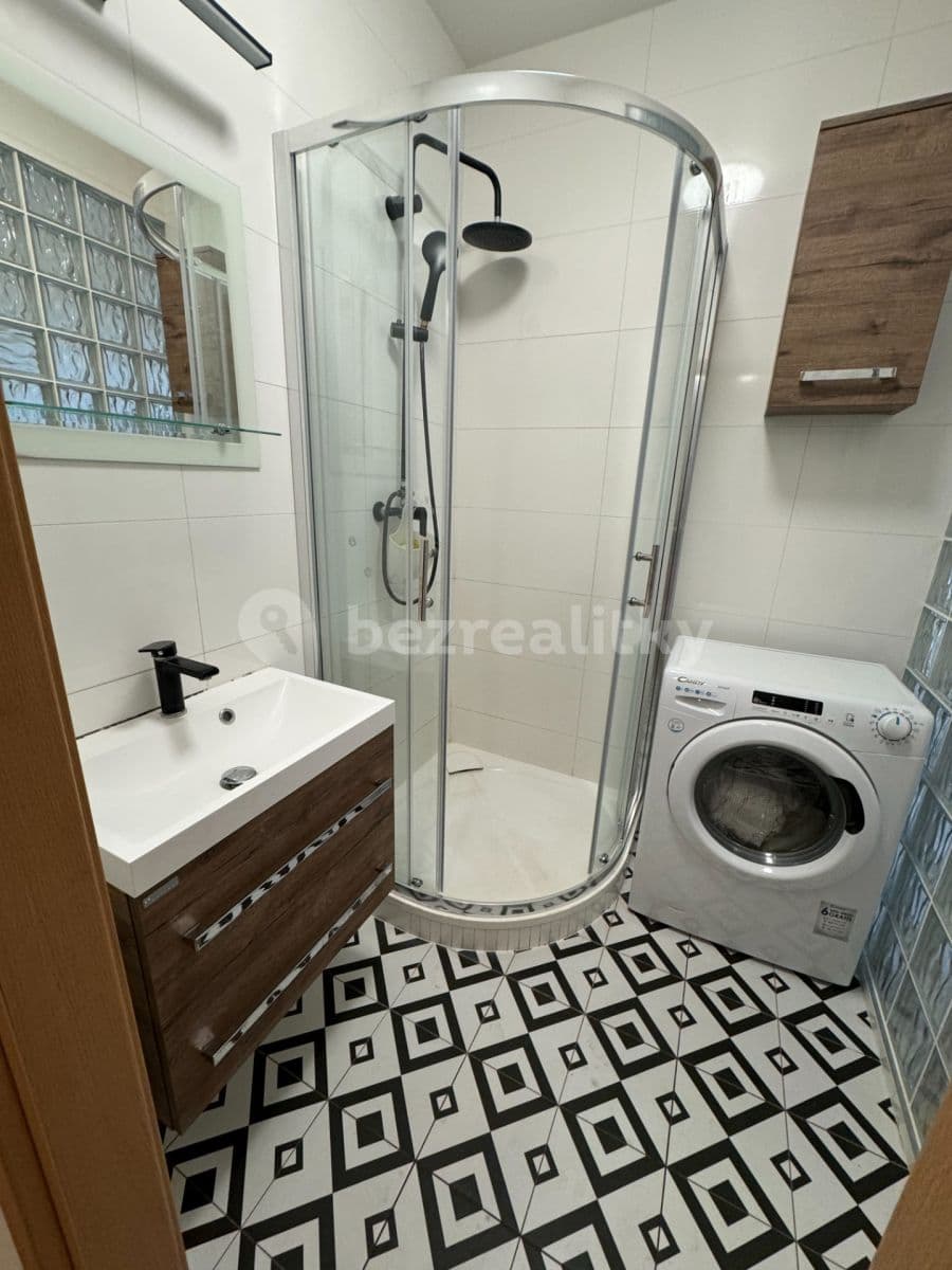 Prenájom bytu 2-izbový 56 m², Černá cesta, Olomouc, Olomoucký kraj Prenájom bytu 2-izbový 56 m², Černá cesta, Olomouc, Olomoucký kraj