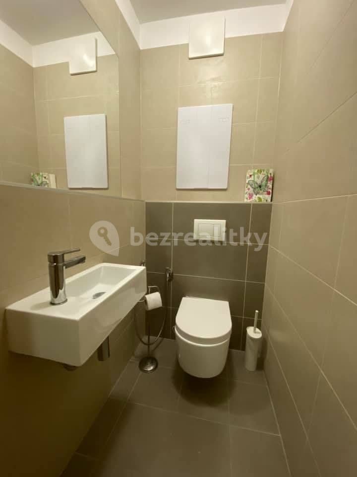 Prenájom bytu 3-izbový 79 m², Na Fialce, Říčany, Středočeský kraj Prenájom bytu 3-izbový 79 m², Na Fialce, Říčany, Středočeský kraj