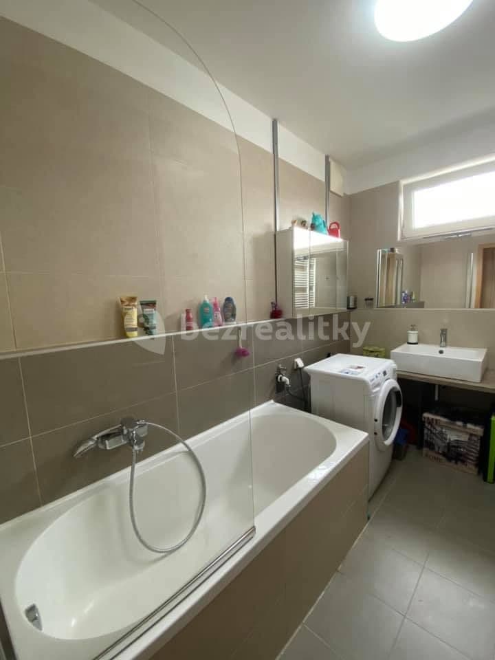 Prenájom bytu 3-izbový 79 m², Na Fialce, Říčany, Středočeský kraj Prenájom bytu 3-izbový 79 m², Na Fialce, Říčany, Středočeský kraj