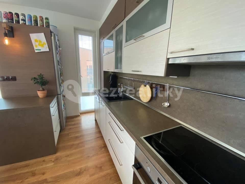 Prenájom bytu 3-izbový 79 m², Na Fialce, Říčany, Středočeský kraj Prenájom bytu 3-izbový 79 m², Na Fialce, Říčany, Středočeský kraj