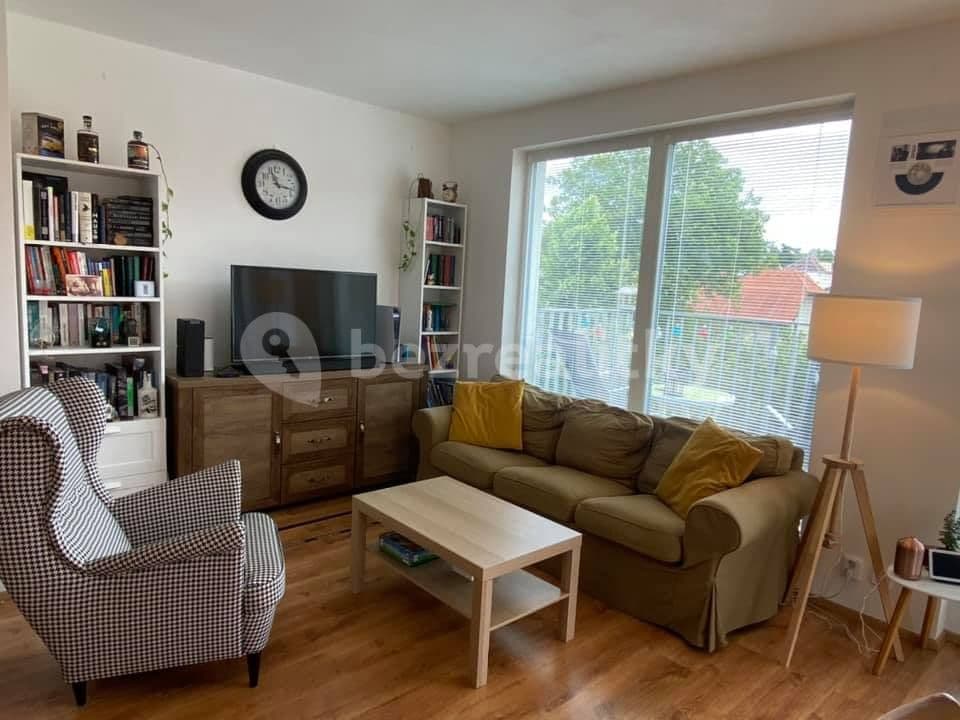 Prenájom bytu 3-izbový 79 m², Na Fialce, Říčany, Středočeský kraj Prenájom bytu 3-izbový 79 m², Na Fialce, Říčany, Středočeský kraj