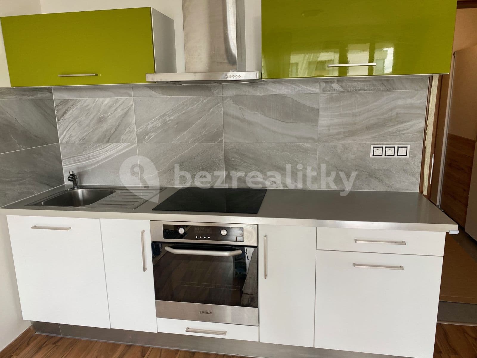 Prenájom bytu 1-izbový 32 m², Sousedíkova, Praha, Praha Prenájom bytu 1-izbový 32 m², Sousedíkova, Praha, Praha