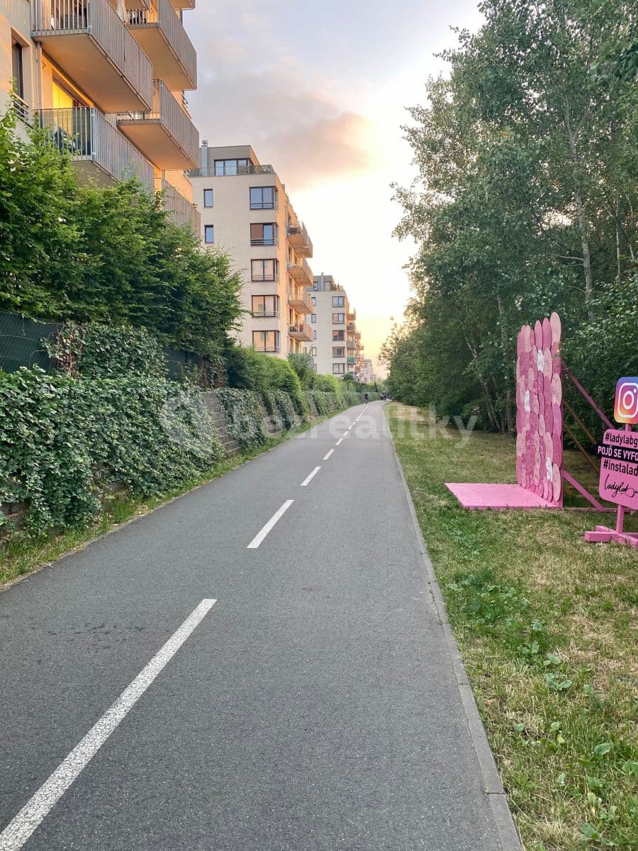 Prenájom bytu 1-izbový 32 m², Sousedíkova, Praha, Praha Prenájom bytu 1-izbový 32 m², Sousedíkova, Praha, Praha