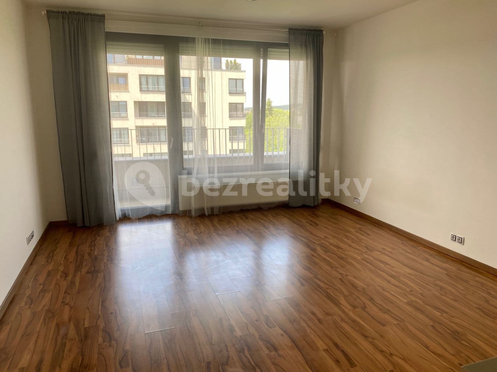 Prenájom bytu 1-izbový 32 m², Sousedíkova, Praha, Praha Prenájom bytu 1-izbový 32 m², Sousedíkova, Praha, Praha