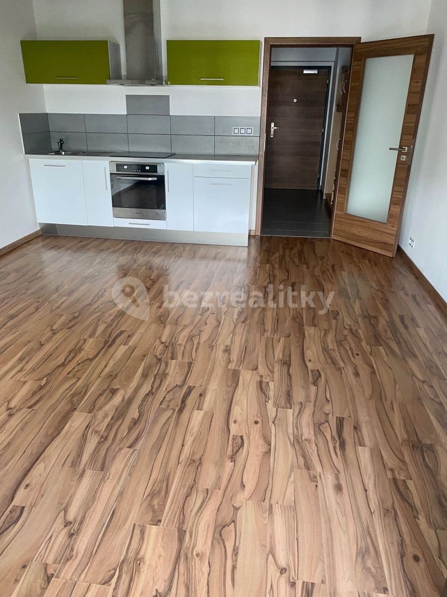 Prenájom bytu 1-izbový 32 m², Sousedíkova, Praha, Praha Prenájom bytu 1-izbový 32 m², Sousedíkova, Praha, Praha