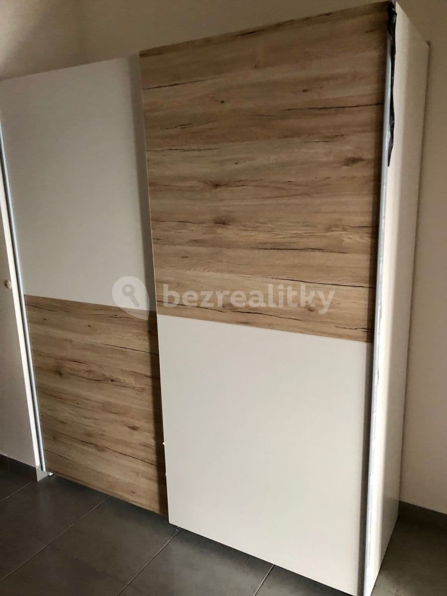 Prenájom bytu 1-izbový 32 m², Sousedíkova, Praha, Praha Prenájom bytu 1-izbový 32 m², Sousedíkova, Praha, Praha