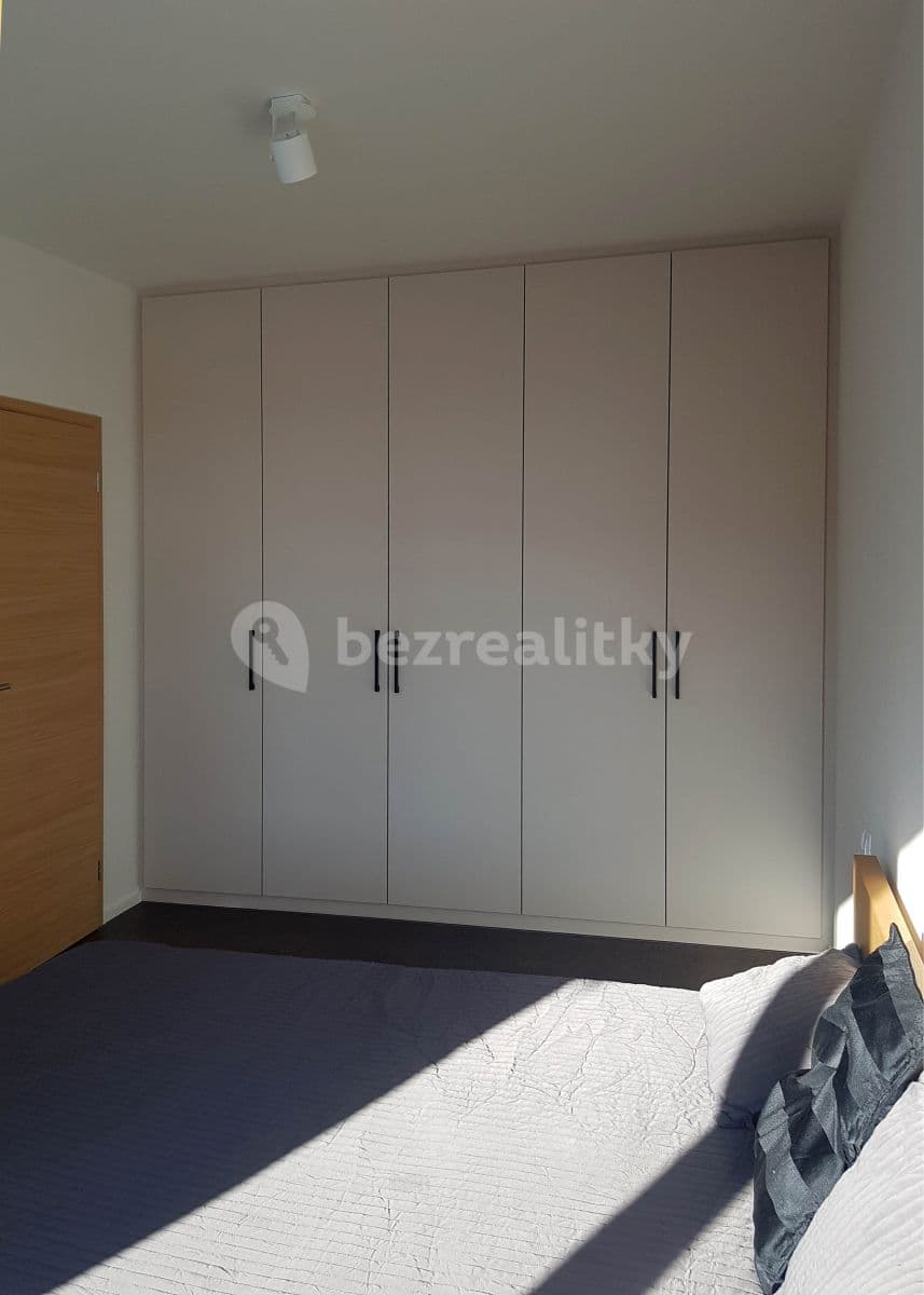 Prenájom bytu 2-izbový 57 m², Tovární, Čelákovice, Středočeský kraj Prenájom bytu 2-izbový 57 m², Tovární, Čelákovice, Středočeský kraj