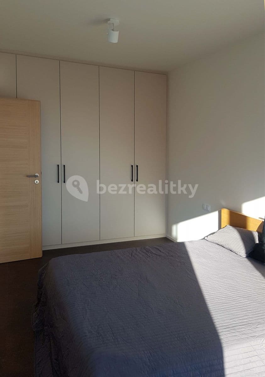 Prenájom bytu 2-izbový 57 m², Tovární, Čelákovice, Středočeský kraj Prenájom bytu 2-izbový 57 m², Tovární, Čelákovice, Středočeský kraj