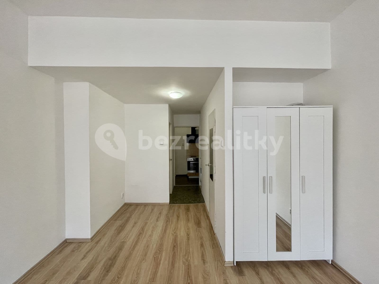 Prenájom bytu 1-izbový 38 m², U Kavalírky, Praha, Praha Prenájom bytu 1-izbový 38 m², U Kavalírky, Praha, Praha
