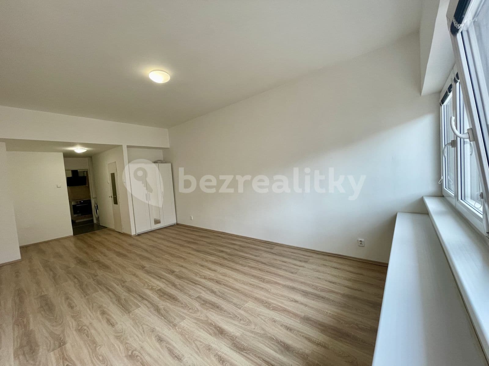 Prenájom bytu 1-izbový 38 m², U Kavalírky, Praha, Praha Prenájom bytu 1-izbový 38 m², U Kavalírky, Praha, Praha