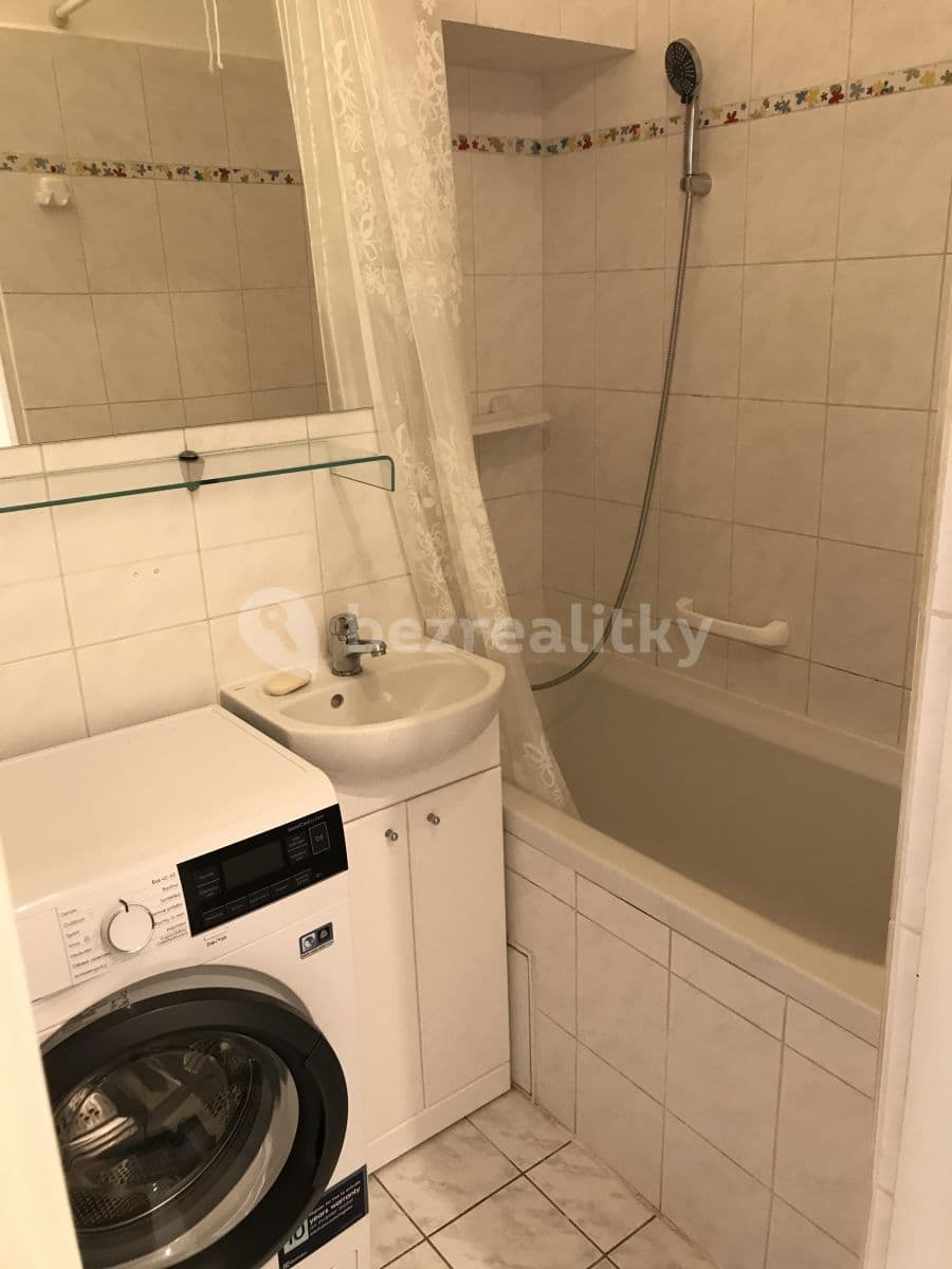 Prenájom bytu 2-izbový 42 m², Podolská, Praha, Praha Prenájom bytu 2-izbový 42 m², Podolská, Praha, Praha