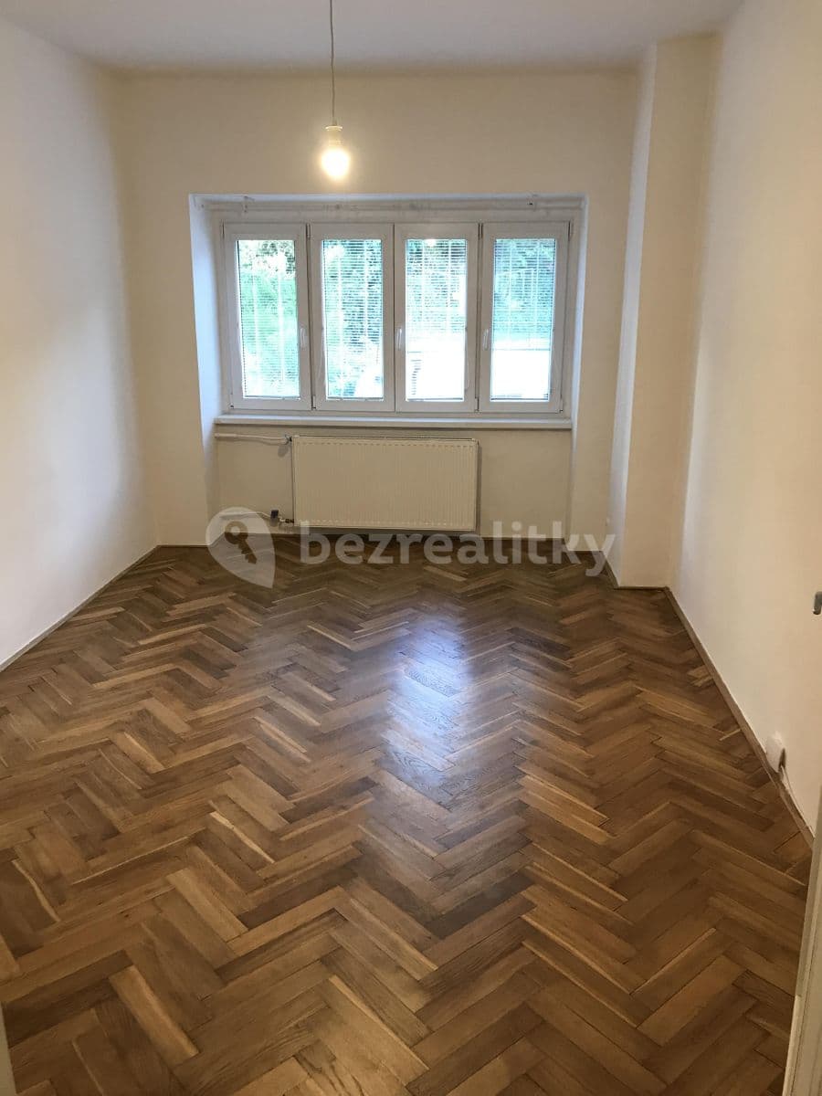 Prenájom bytu 2-izbový 42 m², Podolská, Praha, Praha Prenájom bytu 2-izbový 42 m², Podolská, Praha, Praha
