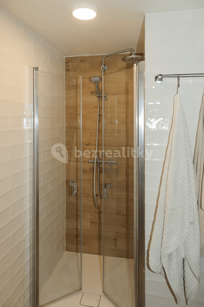 Prenájom bytu 2-izbový 67 m², Plzeňská, Praha, Praha Prenájom bytu 2-izbový 67 m², Plzeňská, Praha, Praha