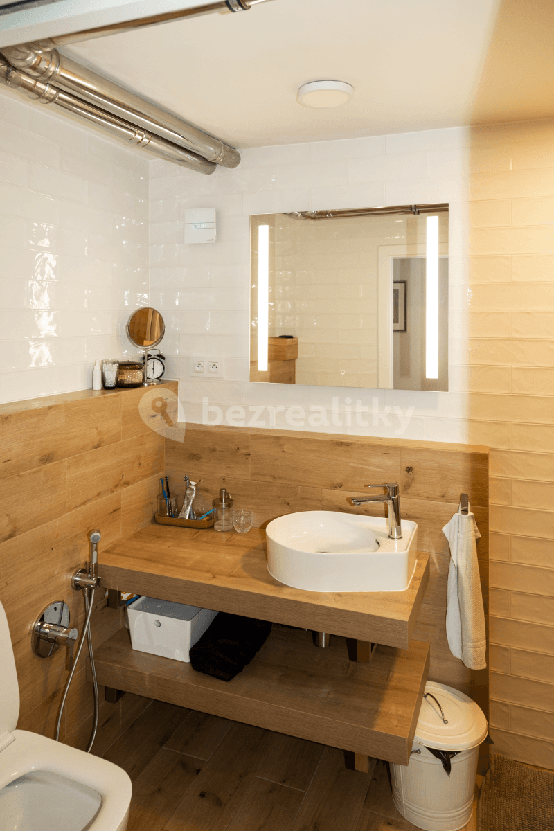 Prenájom bytu 2-izbový 67 m², Plzeňská, Praha, Praha Prenájom bytu 2-izbový 67 m², Plzeňská, Praha, Praha