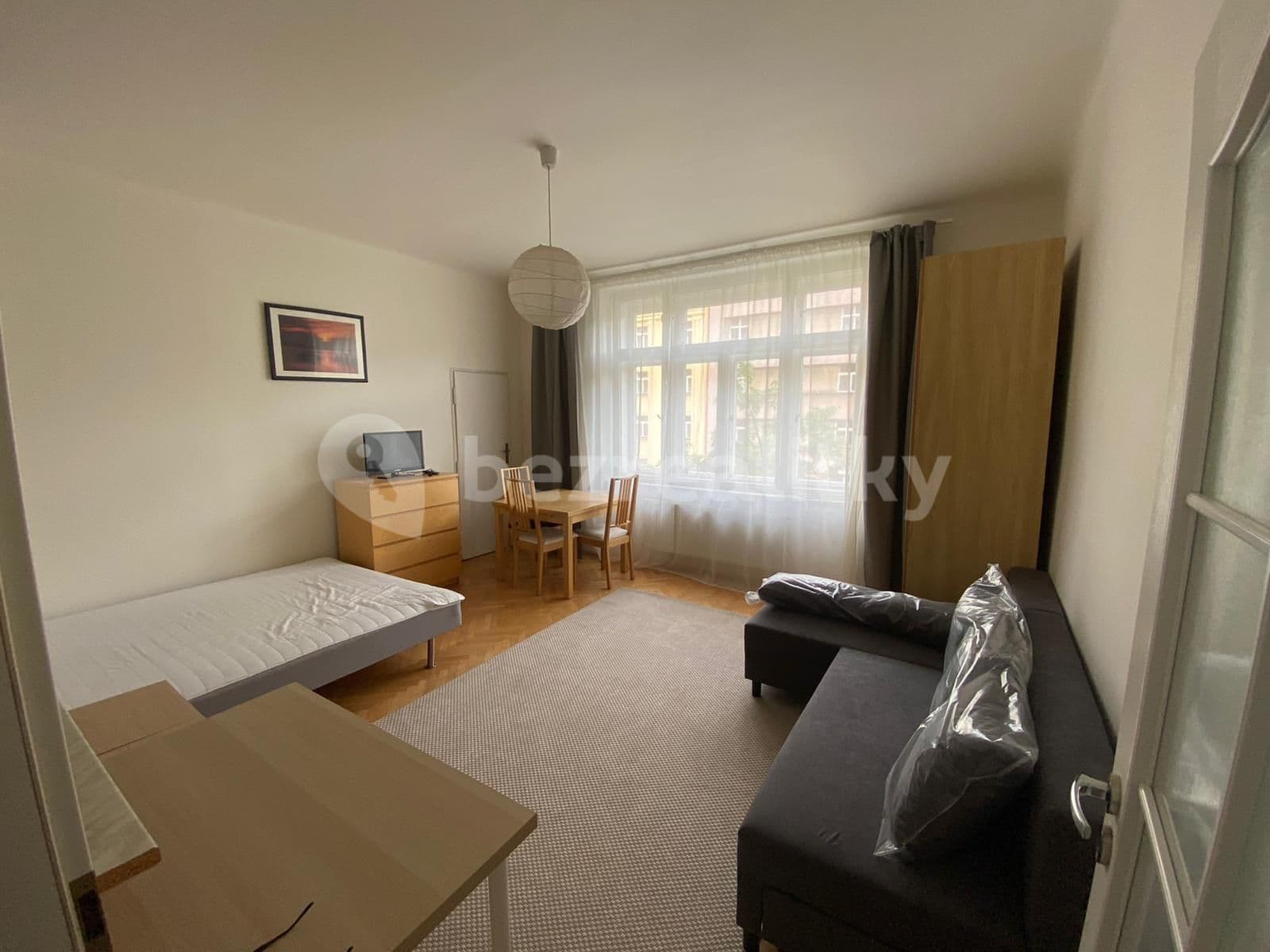 Prenájom bytu 1-izbový 40 m², Táborská, Praha, Praha Prenájom bytu 1-izbový 40 m², Táborská, Praha, Praha