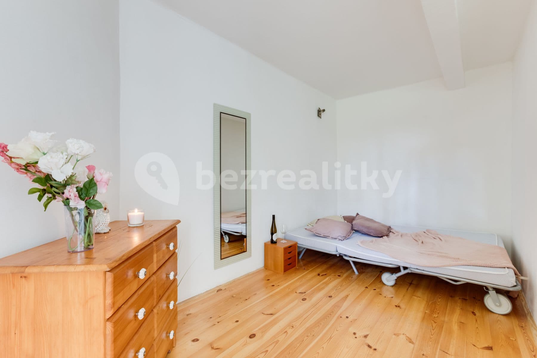 Prenájom bytu 2-izbový 69 m², Šlikova, Praha, Praha Prenájom bytu 2-izbový 69 m², Šlikova, Praha, Praha
