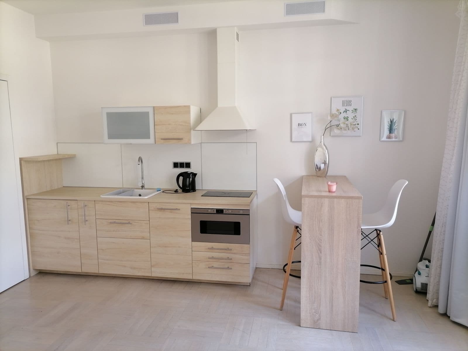 Prenájom bytu 1-izbový 34 m², Spálená, Praha, Praha Prenájom bytu 1-izbový 34 m², Spálená, Praha, Praha