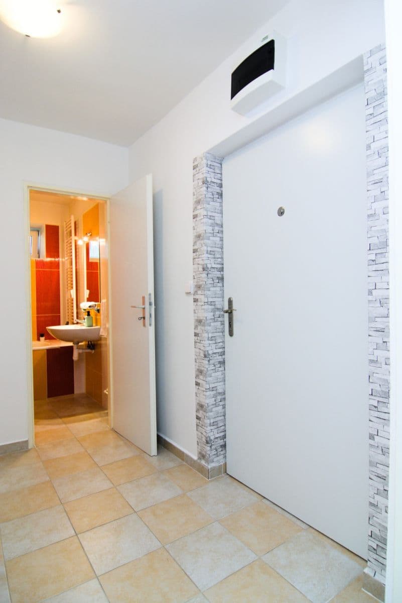 Prenájom bytu 2-izbový 47 m², Stavbařů, Ostrava, Moravskoslezský kraj Prenájom bytu 2-izbový 47 m², Stavbařů, Ostrava, Moravskoslezský kraj