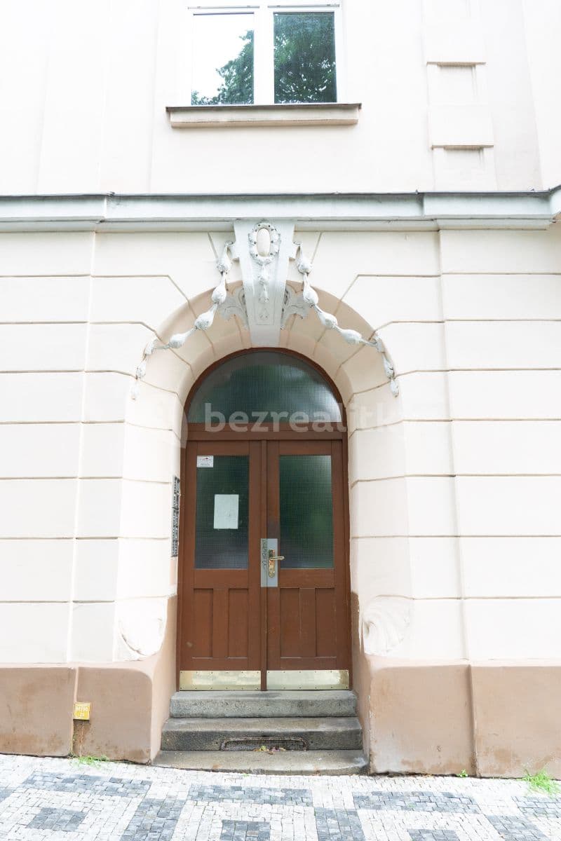 Prenájom bytu 1-izbový 30 m², Ruská, Praha, Praha Prenájom bytu 1-izbový 30 m², Ruská, Praha, Praha