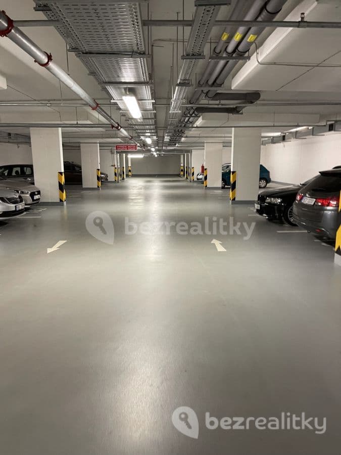 Prenájom garáže 14 m², Hlučkova, Praha, Praha Prenájom garáže 14 m², Hlučkova, Praha, Praha